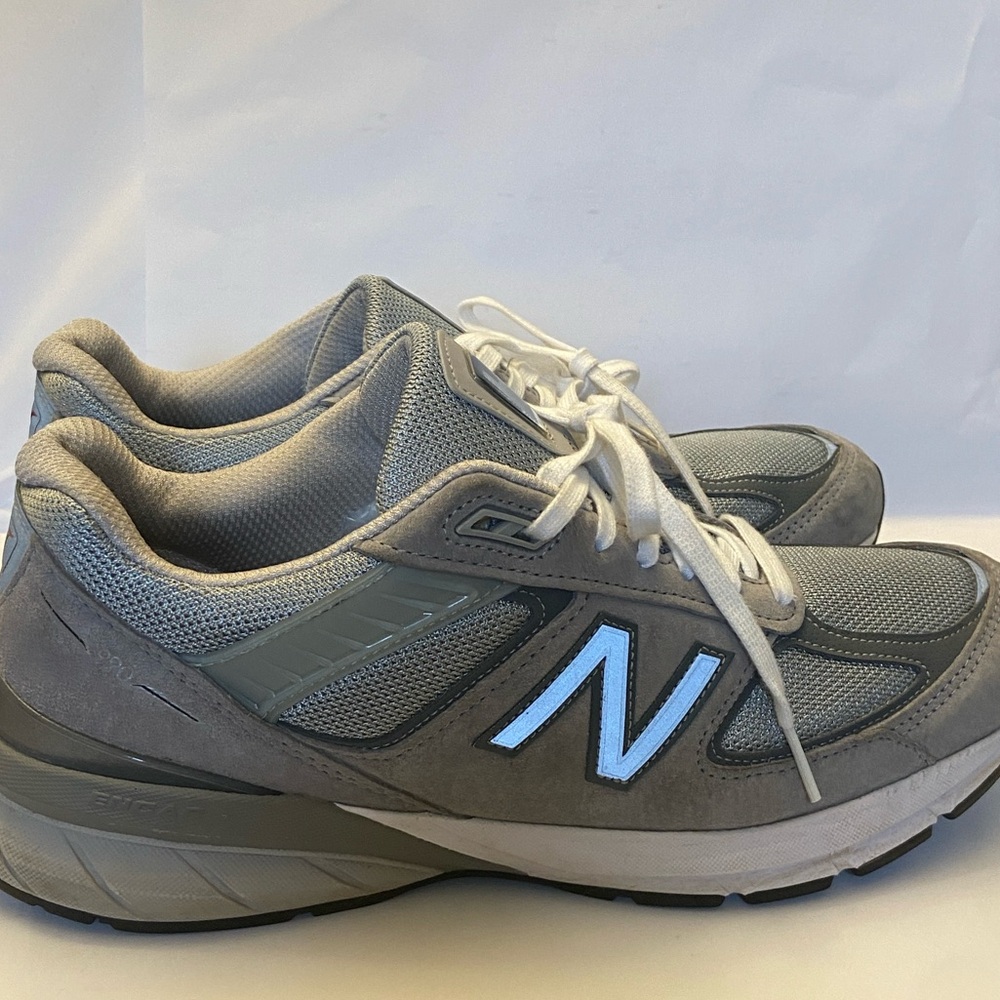 New Balance 990v5 10.5. No box